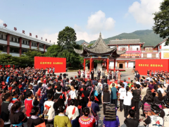 【民族團(tuán)結(jié)】王寧赴寧洱縣宣讀習(xí)近平總書記給普洱民族團(tuán)結(jié)誓詞碑盟誓代表后代的回信